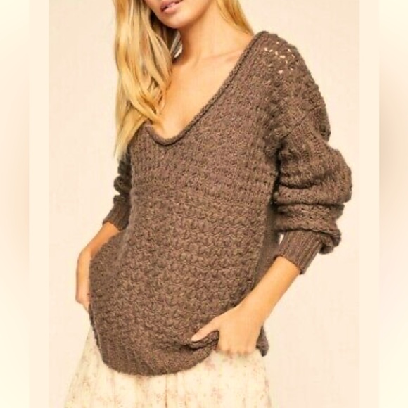 Free People Chunky Knit Crochet Brown Owersized Sweater medium size - Picture 2 of 7